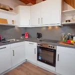 Hummer Apartment